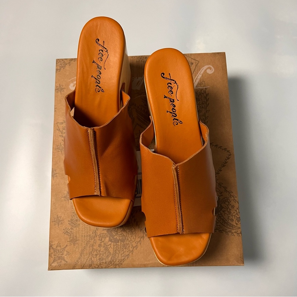 Free People Cassis Tan Clog - Picture 3 of 4